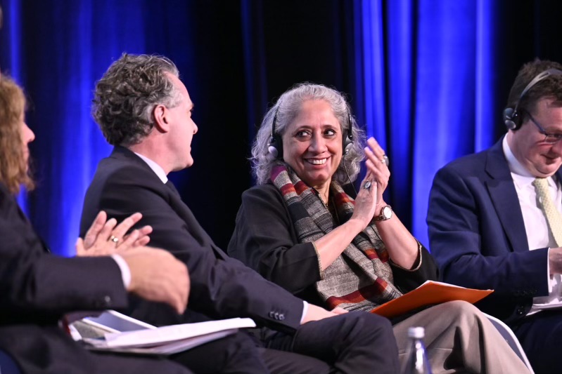 Ligia Noronha in a panel discussion at the Buildings and Climate Global Forum in Paris